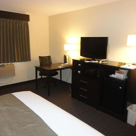 Baymont By Wyndham Owatonna Hotel Екстериор снимка