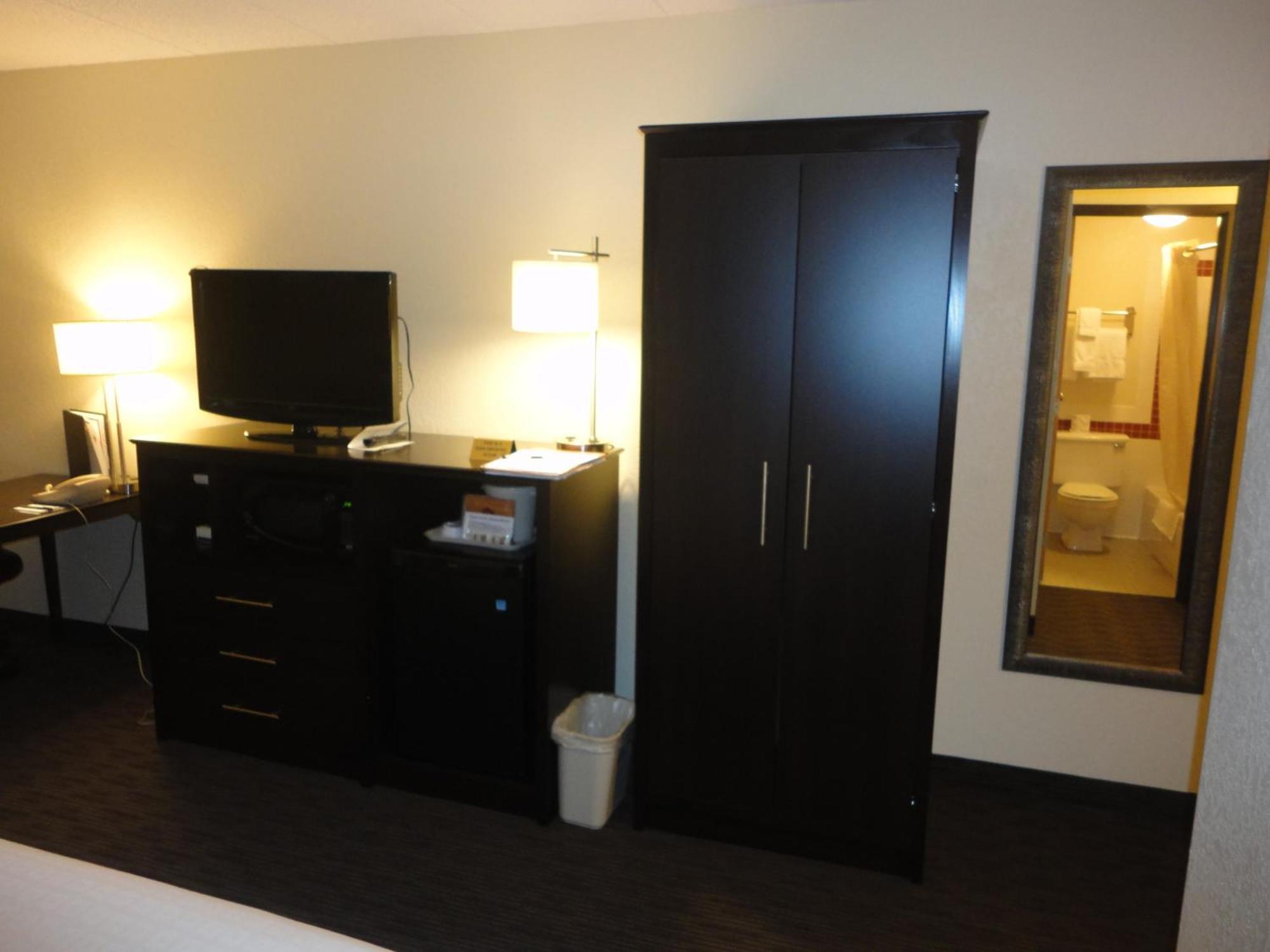 Baymont By Wyndham Owatonna Hotel Екстериор снимка